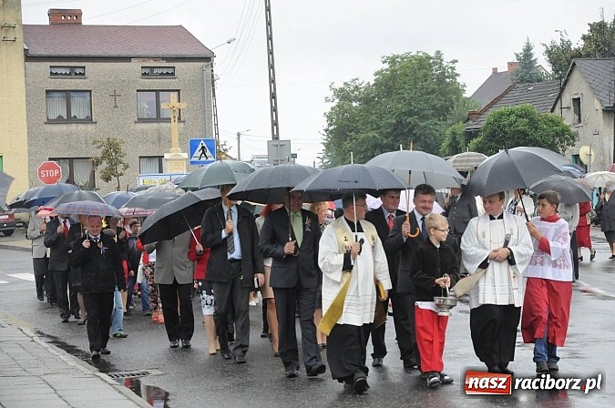 Zdjęcie w galerii na portalu naszraciborz.pl: W Tworkowie dziękowali za plony z misjonarzem wiadomości z regionu