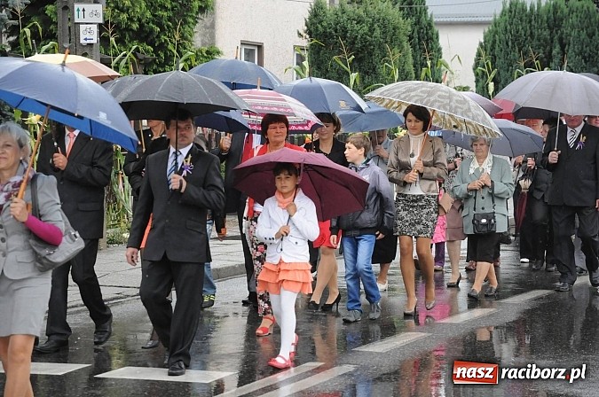 Zdjęcie w galerii na portalu naszraciborz.pl: W Tworkowie dziękowali za plony z misjonarzem wiadomości z regionu