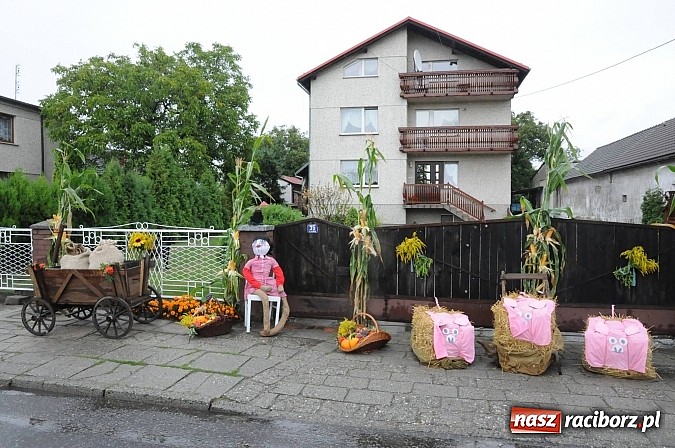 Zdjęcie w galerii na portalu naszraciborz.pl: W Tworkowie dziękowali za plony z misjonarzem wiadomości z regionu