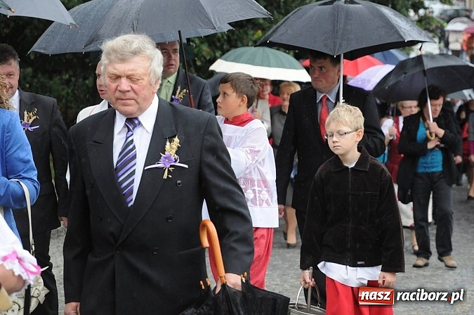 Zdjęcie w galerii na portalu naszraciborz.pl: W Tworkowie dziękowali za plony z misjonarzem wiadomości z regionu