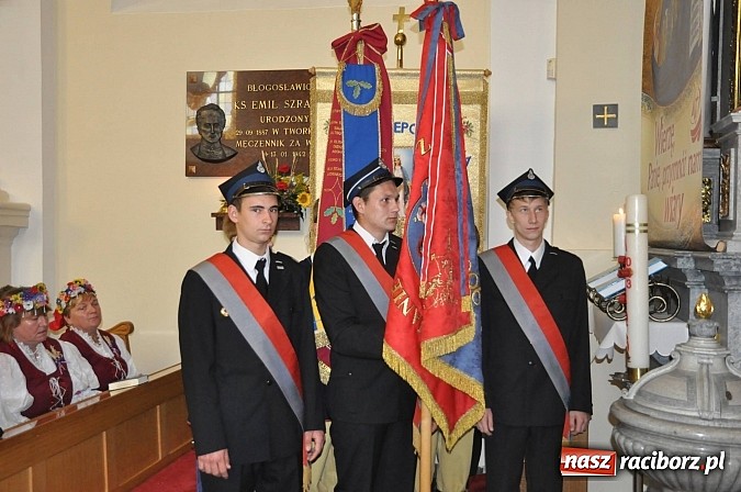 Zdjęcie w galerii na portalu naszraciborz.pl: W Tworkowie dziękowali za plony z misjonarzem wiadomości z regionu