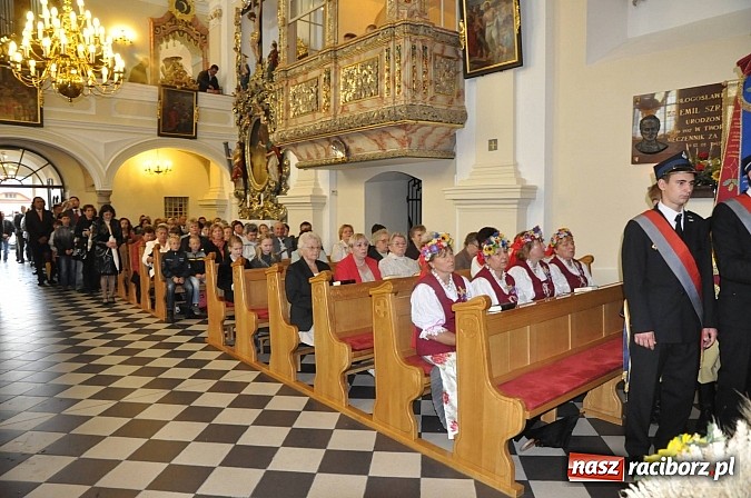 Zdjęcie w galerii na portalu naszraciborz.pl: W Tworkowie dziękowali za plony z misjonarzem wiadomości z regionu
