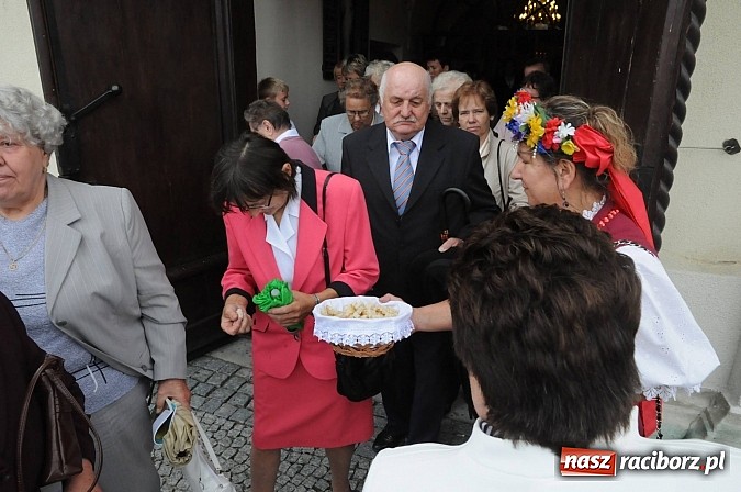 Zdjęcie w galerii na portalu naszraciborz.pl: W Tworkowie dziękowali za plony z misjonarzem wiadomości z regionu