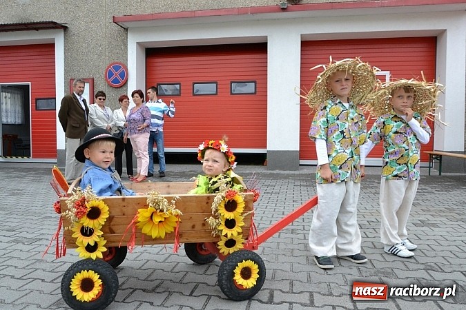 Zdjęcie w galerii na portalu naszraciborz.pl: Owsiszcze świętowały z Nową Wioską wiadomości z regionu