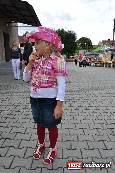 Zdjęcie w galerii na portalu naszraciborz.pl: Owsiszcze świętowały z Nową Wioską wiadomości z regionu