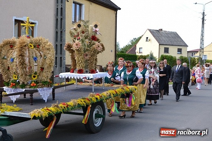 Zdjęcie w galerii na portalu naszraciborz.pl: Owsiszcze świętowały z Nową Wioską wiadomości z regionu