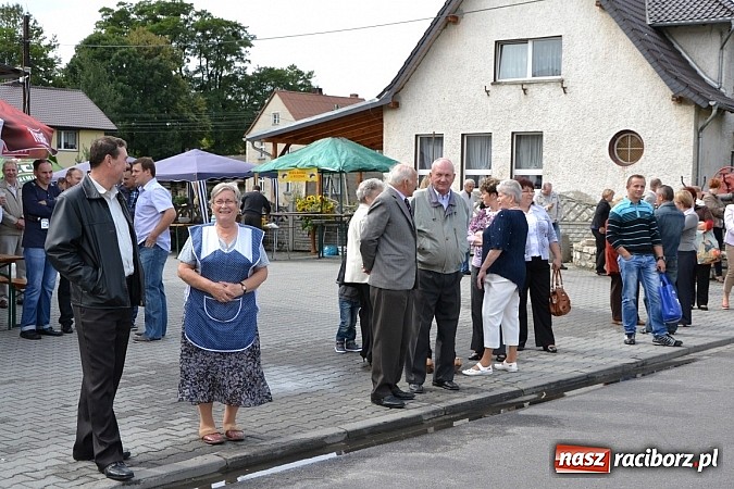 Zdjęcie w galerii na portalu naszraciborz.pl: Owsiszcze świętowały z Nową Wioską wiadomości z regionu