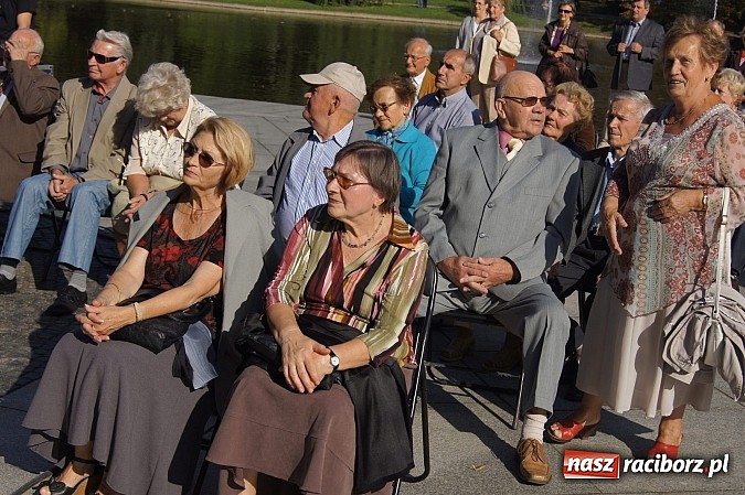 Zdjęcie w galerii na portalu naszraciborz.pl: W parku zagrała Plania wraz z Agnieszką Porwoł wiadomości z regionu