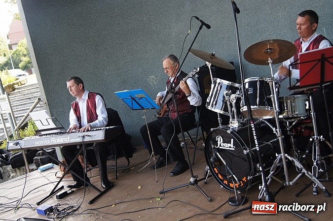 Zdjęcie w galerii na portalu naszraciborz.pl: W parku zagrała Plania wraz z Agnieszką Porwoł wiadomości z regionu