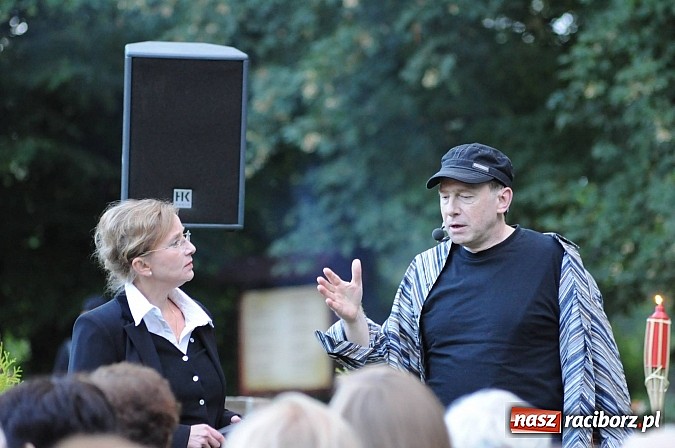 Zdjęcie w galerii na portalu naszraciborz.pl: Łubowice. Podróż sentymentalna z Martą Klubowicz i artystami Piwnicy pod Baranami wiadomości z regionu