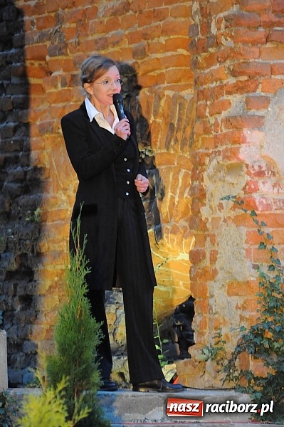 Zdjęcie w galerii na portalu naszraciborz.pl: Łubowice. Podróż sentymentalna z Martą Klubowicz i artystami Piwnicy pod Baranami wiadomości z regionu