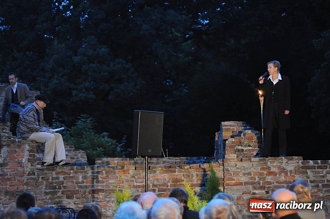 Zdjęcie w galerii na portalu naszraciborz.pl: Łubowice. Podróż sentymentalna z Martą Klubowicz i artystami Piwnicy pod Baranami wiadomości z regionu