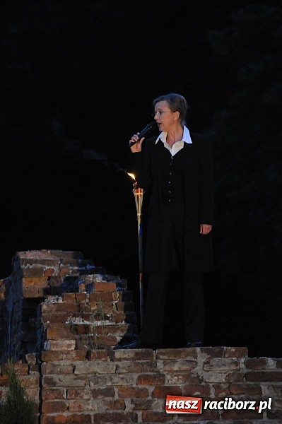 Zdjęcie w galerii na portalu naszraciborz.pl: Łubowice. Podróż sentymentalna z Martą Klubowicz i artystami Piwnicy pod Baranami wiadomości z regionu