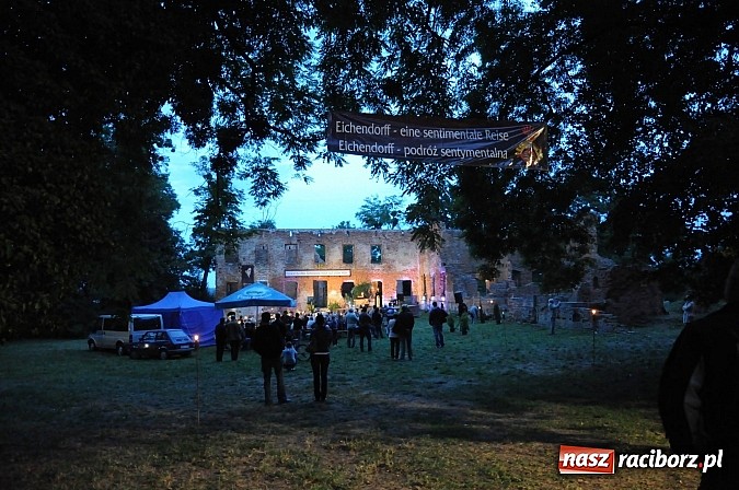 Zdjęcie w galerii na portalu naszraciborz.pl: Łubowice. Podróż sentymentalna z Martą Klubowicz i artystami Piwnicy pod Baranami wiadomości z regionu