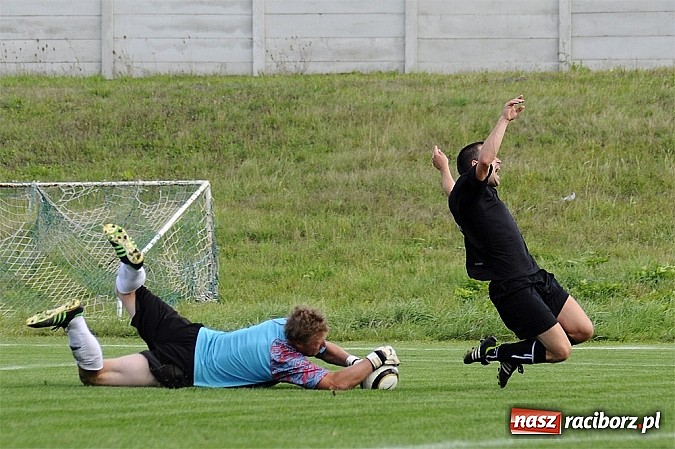 Zdjęcie w galerii na portalu naszraciborz.pl: Kapitan uratował punkt dla Czarnych wiadomości z regionu