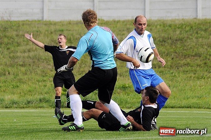 Zdjęcie w galerii na portalu naszraciborz.pl: Kapitan uratował punkt dla Czarnych wiadomości z regionu