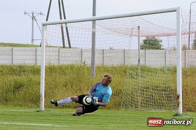 Zdjęcie w galerii na portalu naszraciborz.pl: Kapitan uratował punkt dla Czarnych wiadomości z regionu