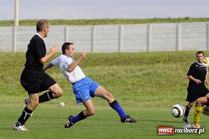 Zdjęcie w galerii na portalu naszraciborz.pl: Kapitan uratował punkt dla Czarnych wiadomości z regionu