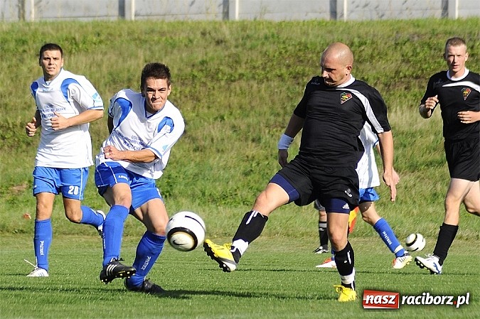 Zdjęcie w galerii na portalu naszraciborz.pl: Kapitan uratował punkt dla Czarnych wiadomości z regionu