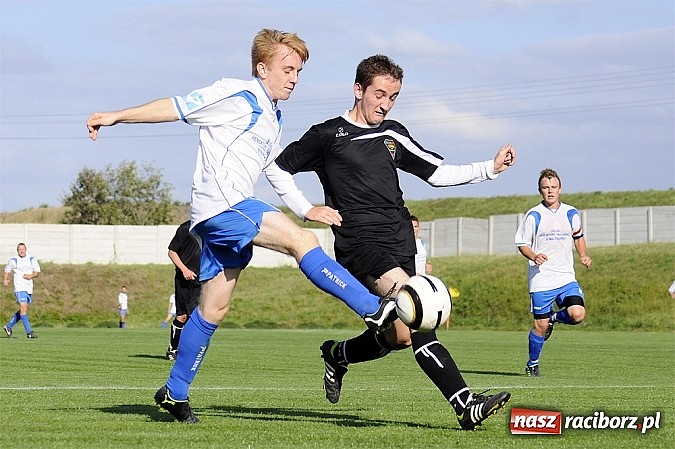 Zdjęcie w galerii na portalu naszraciborz.pl: Kapitan uratował punkt dla Czarnych wiadomości z regionu