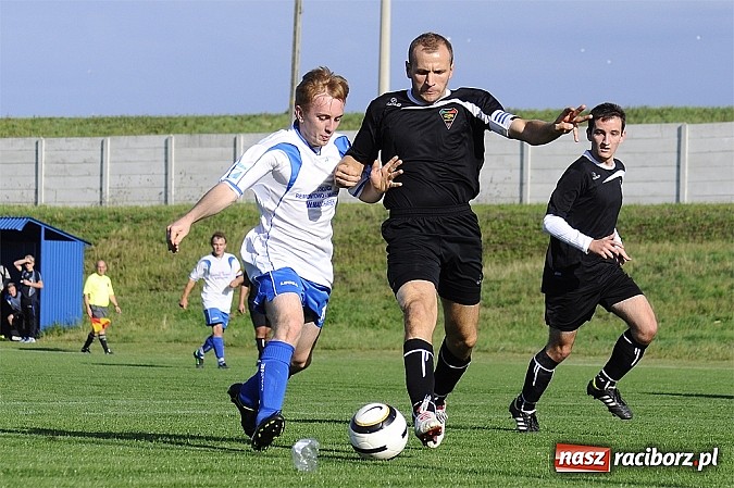 Zdjęcie w galerii na portalu naszraciborz.pl: Kapitan uratował punkt dla Czarnych wiadomości z regionu