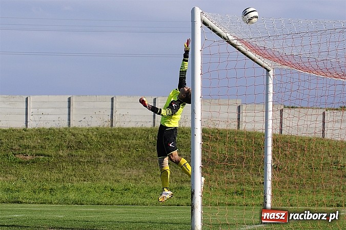 Zdjęcie w galerii na portalu naszraciborz.pl: Kapitan uratował punkt dla Czarnych wiadomości z regionu