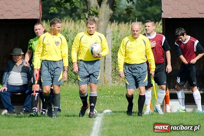Zdjęcie w galerii na portalu naszraciborz.pl: Pietrowice kontra Cyprzanów: Gminne derby na remis wiadomości z regionu