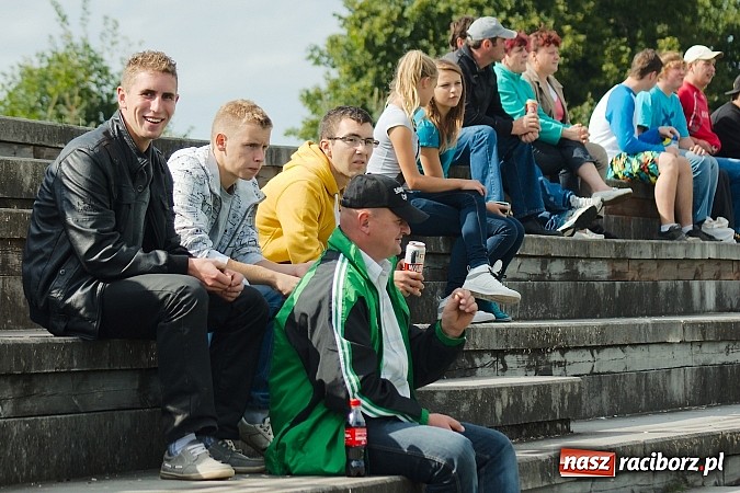 Zdjęcie w galerii na portalu naszraciborz.pl: Pietrowice kontra Cyprzanów: Gminne derby na remis wiadomości z regionu
