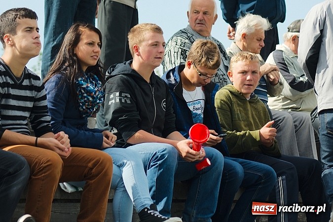 Zdjęcie w galerii na portalu naszraciborz.pl: Pietrowice kontra Cyprzanów: Gminne derby na remis wiadomości z regionu