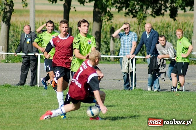 Zdjęcie w galerii na portalu naszraciborz.pl: Pietrowice kontra Cyprzanów: Gminne derby na remis wiadomości z regionu