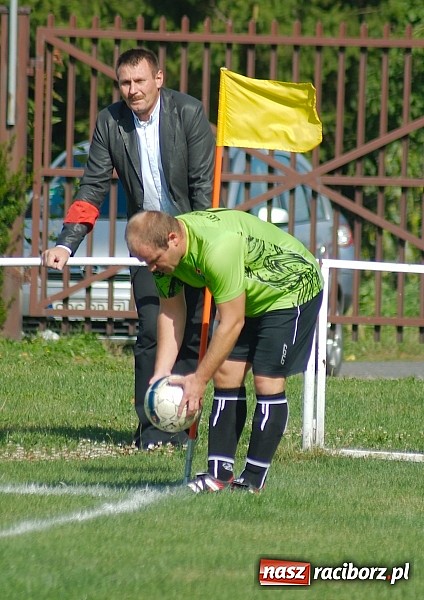 Zdjęcie w galerii na portalu naszraciborz.pl: Pietrowice kontra Cyprzanów: Gminne derby na remis wiadomości z regionu