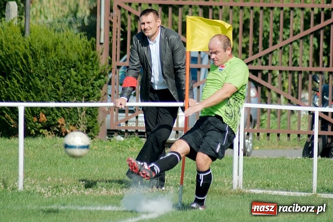 Zdjęcie w galerii na portalu naszraciborz.pl: Pietrowice kontra Cyprzanów: Gminne derby na remis wiadomości z regionu