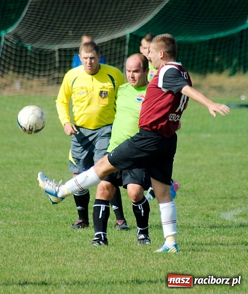Zdjęcie w galerii na portalu naszraciborz.pl: Pietrowice kontra Cyprzanów: Gminne derby na remis wiadomości z regionu