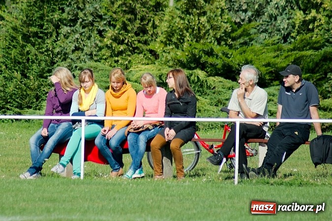 Zdjęcie w galerii na portalu naszraciborz.pl: Pietrowice kontra Cyprzanów: Gminne derby na remis wiadomości z regionu