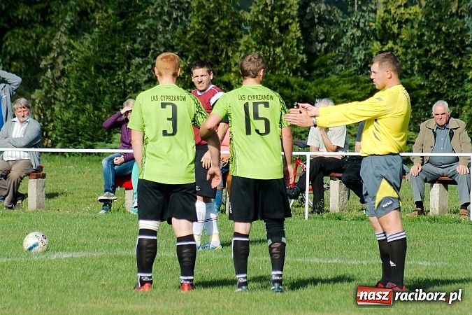 Zdjęcie w galerii na portalu naszraciborz.pl: Pietrowice kontra Cyprzanów: Gminne derby na remis wiadomości z regionu