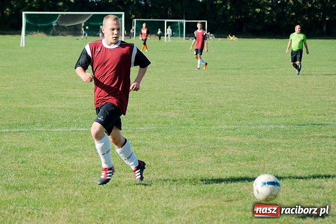 Zdjęcie w galerii na portalu naszraciborz.pl: Pietrowice kontra Cyprzanów: Gminne derby na remis wiadomości z regionu