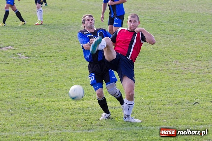 Zdjęcie w galerii na portalu naszraciborz.pl: B klasa: Sześciopak na Brzeziu wiadomości z regionu