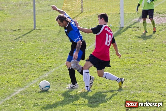 Zdjęcie w galerii na portalu naszraciborz.pl: B klasa: Sześciopak na Brzeziu wiadomości z regionu