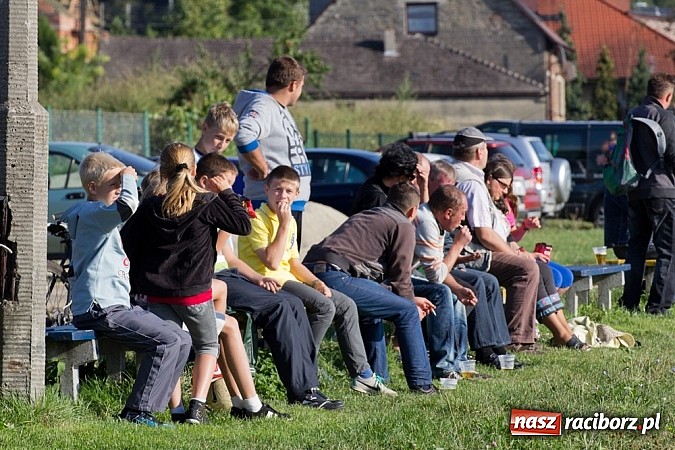 Zdjęcie w galerii na portalu naszraciborz.pl: B klasa: Sześciopak na Brzeziu wiadomości z regionu