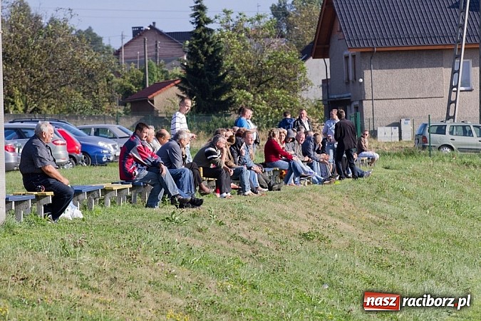 Zdjęcie w galerii na portalu naszraciborz.pl: B klasa: Sześciopak na Brzeziu wiadomości z regionu