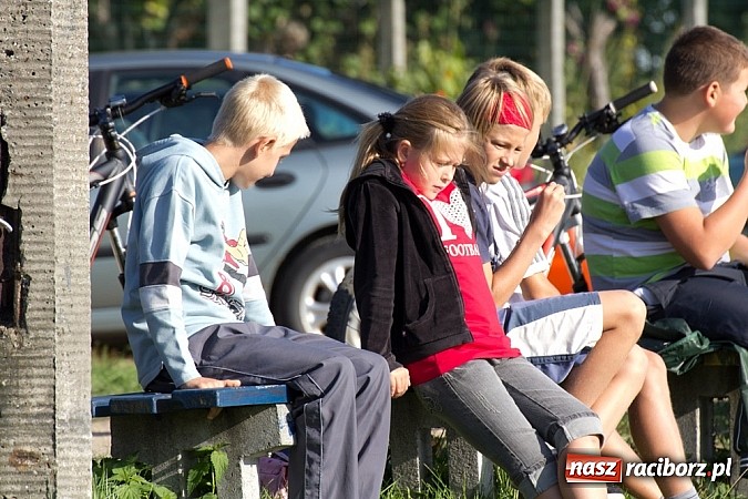 Zdjęcie w galerii na portalu naszraciborz.pl: B klasa: Sześciopak na Brzeziu wiadomości z regionu