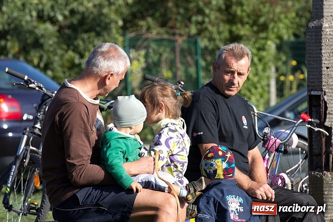 Zdjęcie w galerii na portalu naszraciborz.pl: B klasa: Sześciopak na Brzeziu wiadomości z regionu