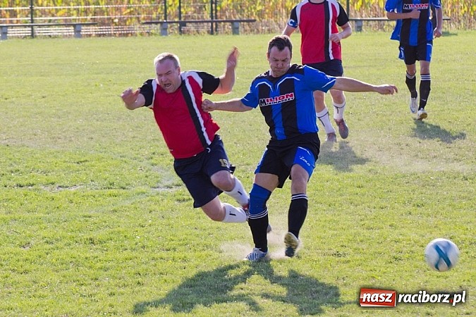 Zdjęcie w galerii na portalu naszraciborz.pl: B klasa: Sześciopak na Brzeziu wiadomości z regionu