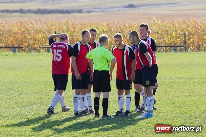 Zdjęcie w galerii na portalu naszraciborz.pl: B klasa: Sześciopak na Brzeziu wiadomości z regionu