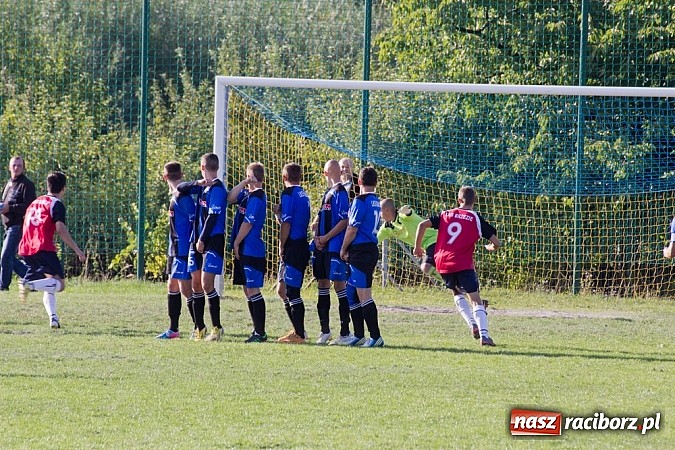 Zdjęcie w galerii na portalu naszraciborz.pl: B klasa: Sześciopak na Brzeziu wiadomości z regionu