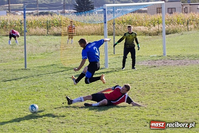 Zdjęcie w galerii na portalu naszraciborz.pl: B klasa: Sześciopak na Brzeziu wiadomości z regionu