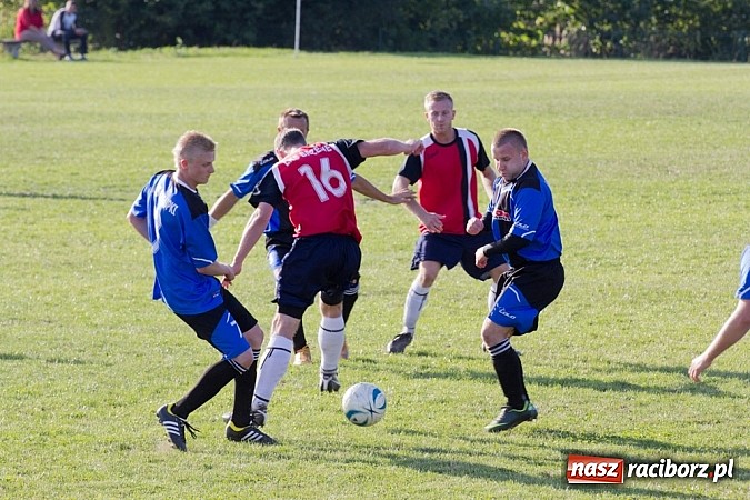 Zdjęcie w galerii na portalu naszraciborz.pl: B klasa: Sześciopak na Brzeziu wiadomości z regionu