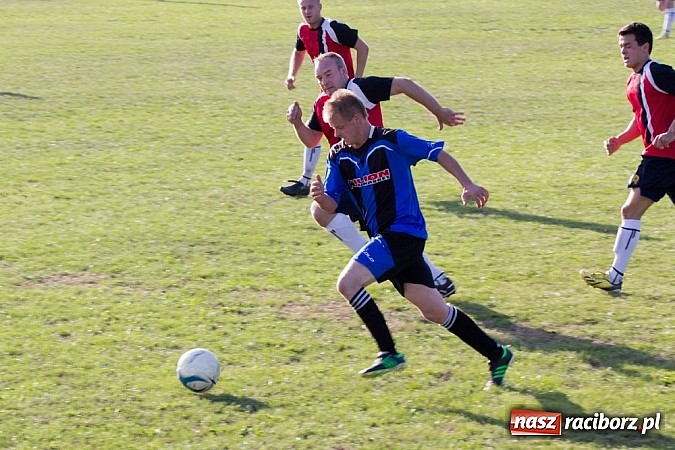 Zdjęcie w galerii na portalu naszraciborz.pl: B klasa: Sześciopak na Brzeziu wiadomości z regionu