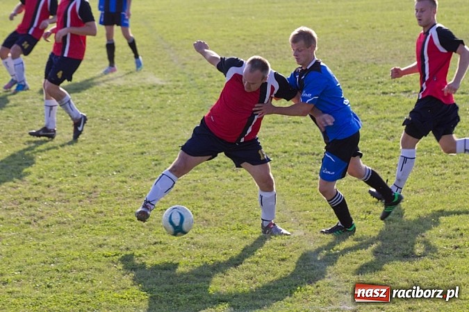 Zdjęcie w galerii na portalu naszraciborz.pl: B klasa: Sześciopak na Brzeziu wiadomości z regionu