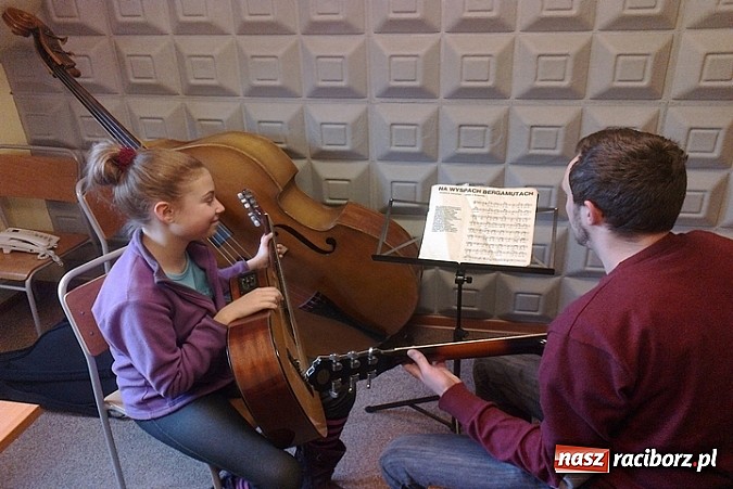 Zdjęcie w galerii na portalu naszraciborz.pl: Nauka gry na instrumentach dla każdego!  wiadomości z regionu